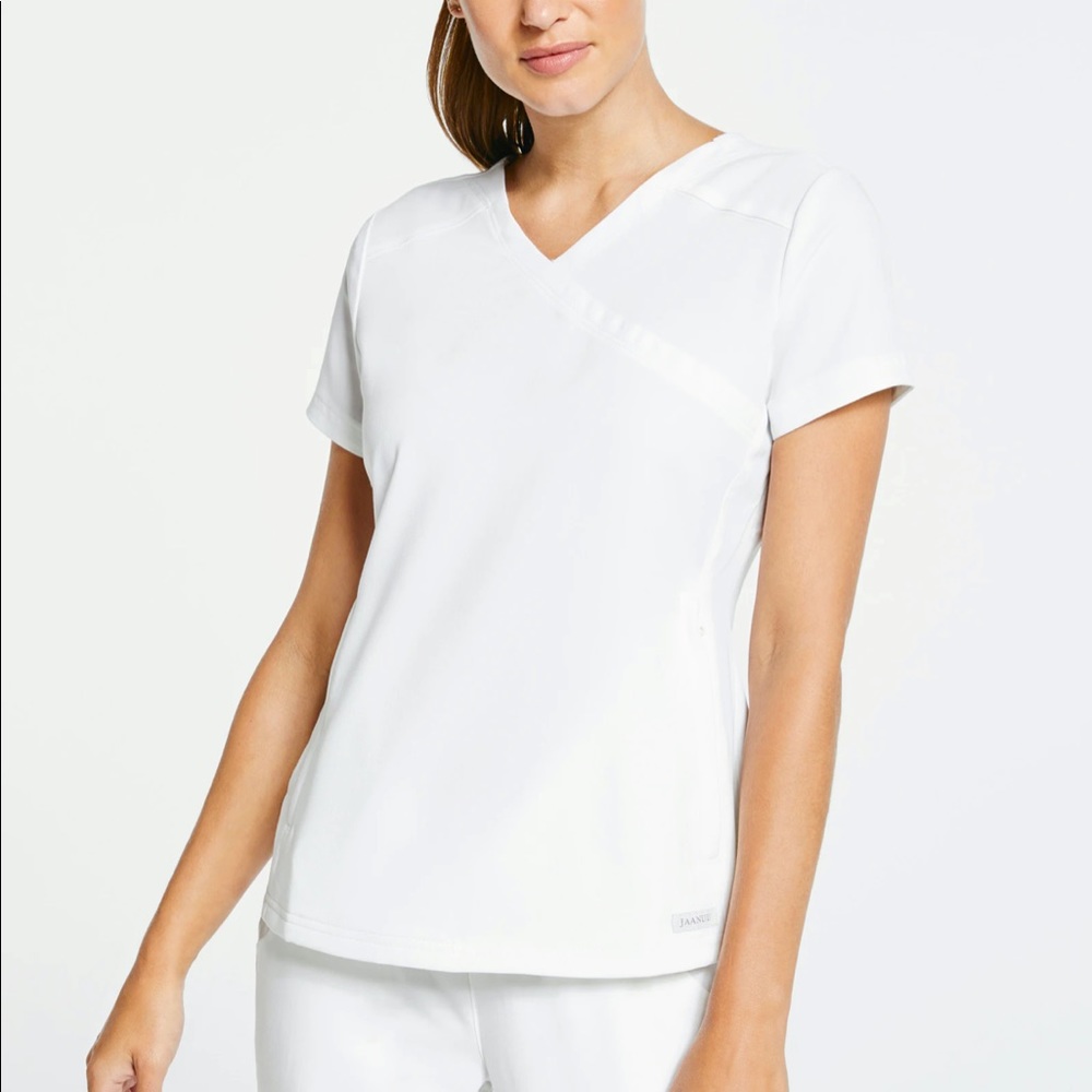 *NEW* Jaanuu Scrub Top